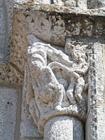 Lescure-d'Albigeois, Eglise St-Michel, Portail, Chapiteaux (10)